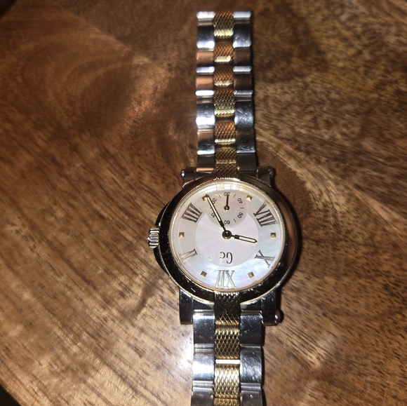 Montre Guess pour femme en très bon état - Picture 2 of 4
